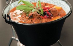 kotlikovy-gulas-z-diviny.jpg